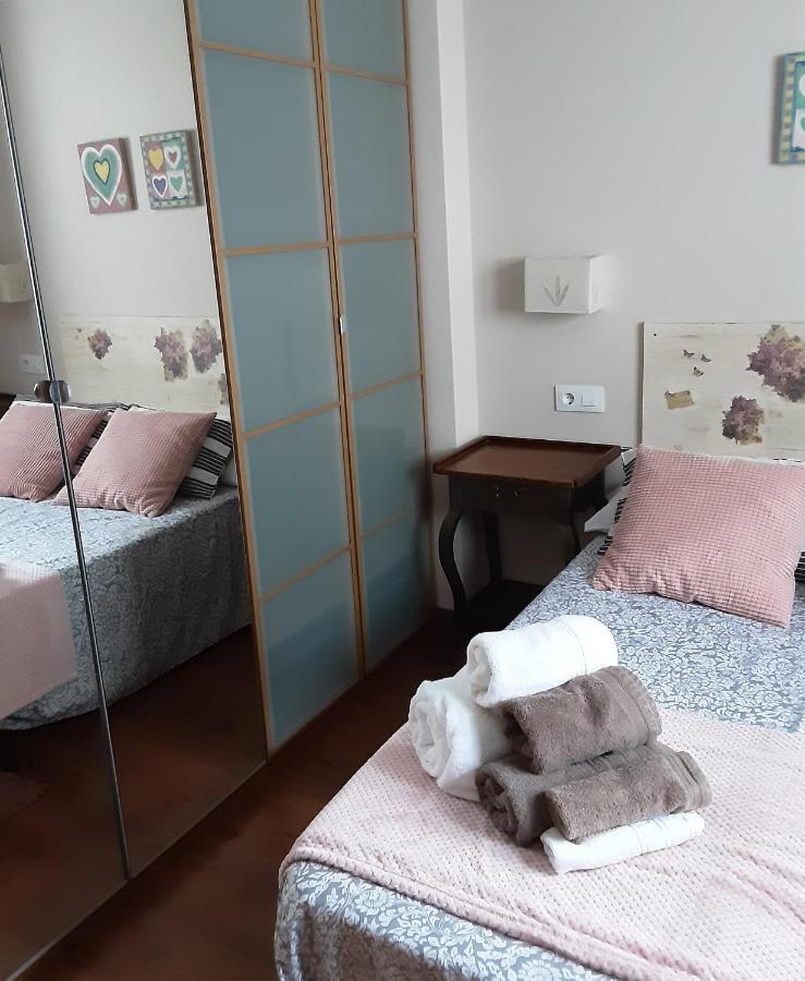 Apartamento Cine Colón 2 Ribadeo Exterior foto